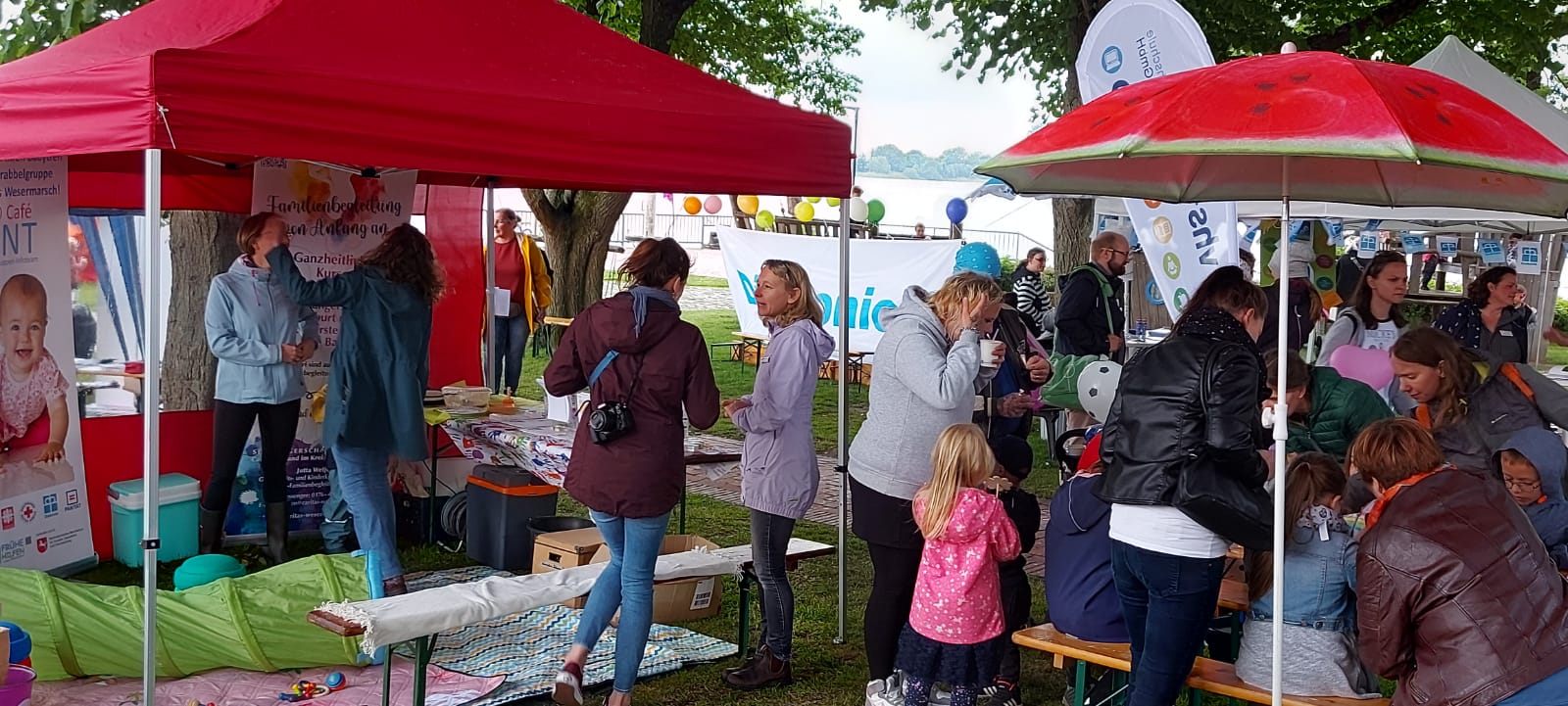 Trotz dem zeitweise schlechtem Wetter und starken Regenschauern wurde das Kinderfest der Diakonie gut besucht. Fotos: Diakonie Wesermarsch